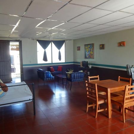 Harvest House Nicaragua Hotel León Esterno foto