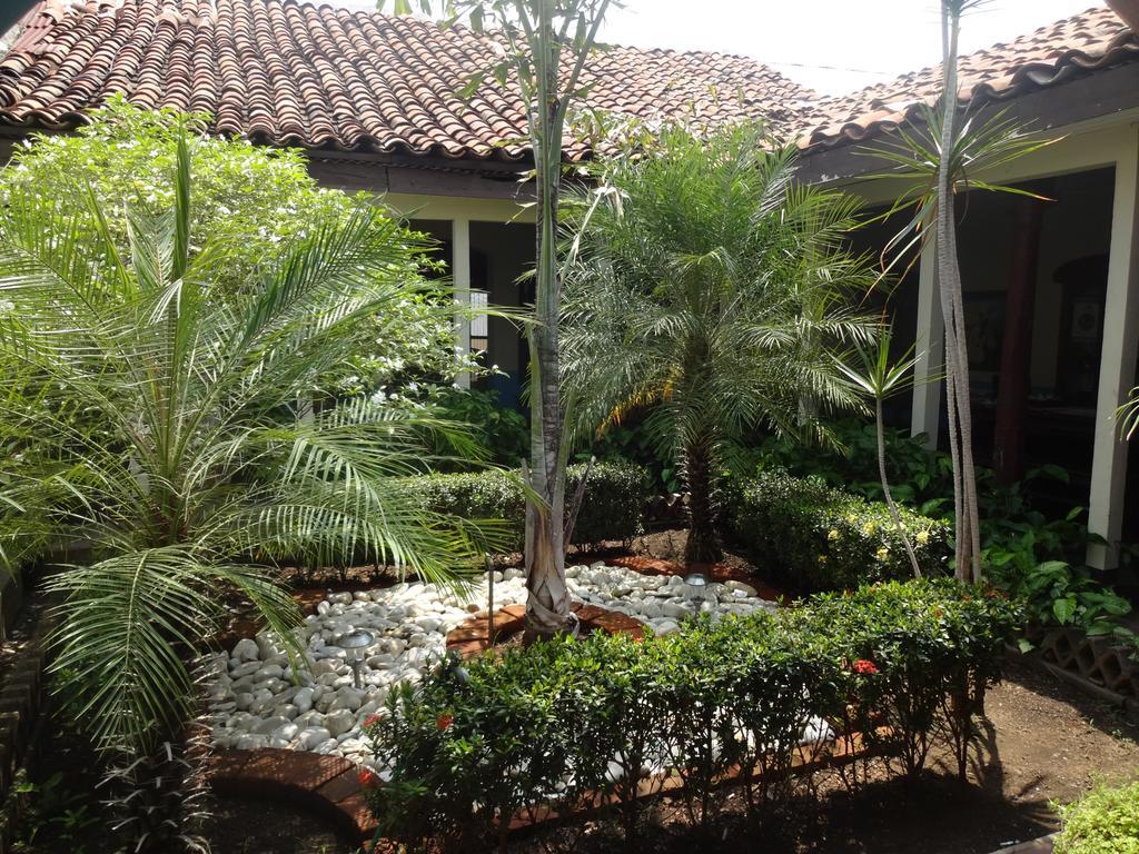 Harvest House Nicaragua Hotel León Esterno foto
