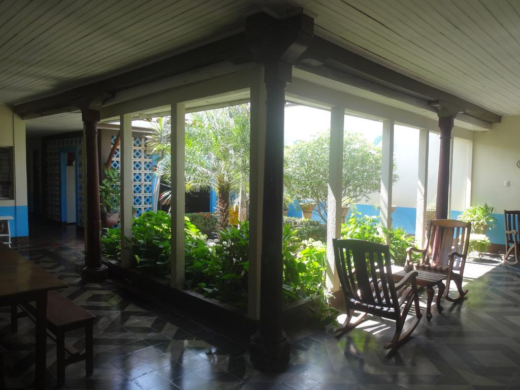 Harvest House Nicaragua Hotel León Esterno foto