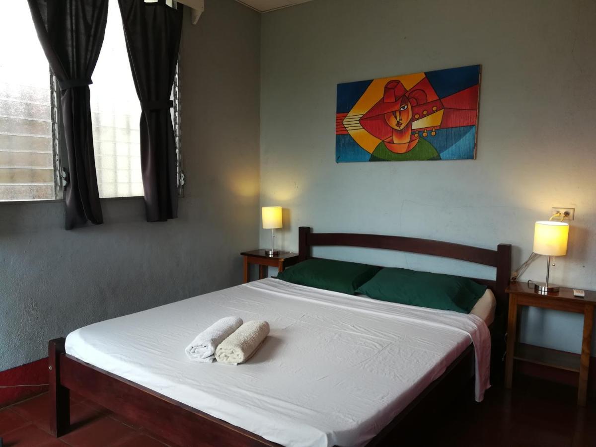 Harvest House Nicaragua Hotel León Esterno foto
